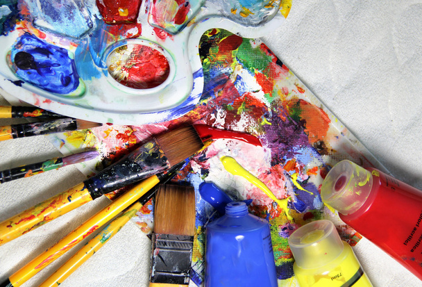 Art palette, tubes with paints and paintbrushes - Photo, Image