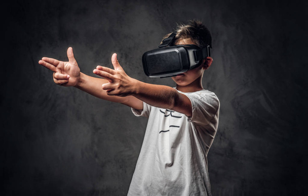 Portré gyerek virtuális valóság Googles - Fotó, kép