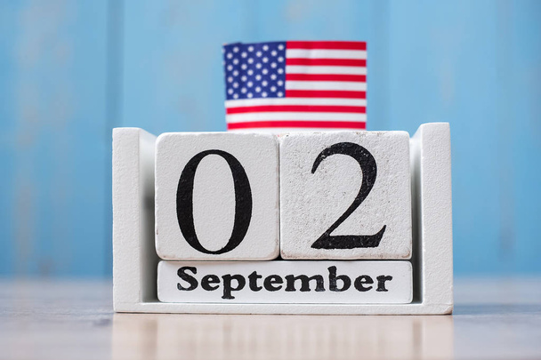 2 сентября белого календаря с флагом Соединенных Штатов Америки
 - Фото, изображение