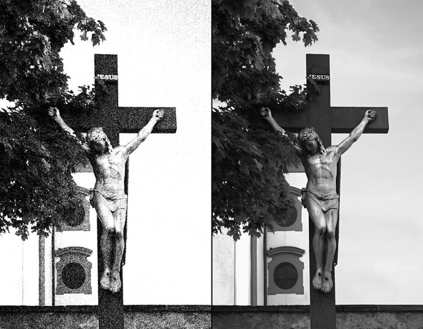 Δύο παραλλαγές του Ιησού Χριστού στο σταυρό, με στυλό και εφέ καμβά. - Φωτογραφία, εικόνα
