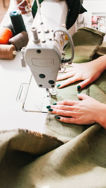 upholstery manufacturing seamstress sewing machine - Foto, Imagem