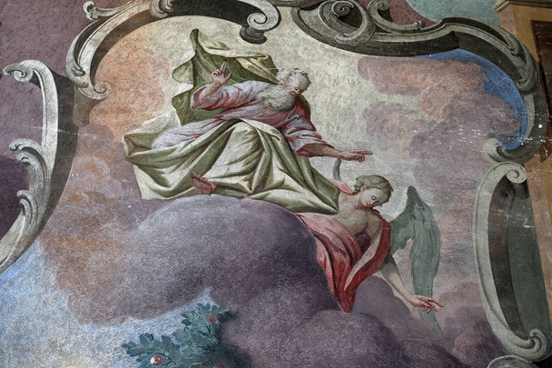 父が創造する神、クロアチア、ザグレブのバプテスマ教会聖ヨハネの天井にフレスコ画 - 写真・画像