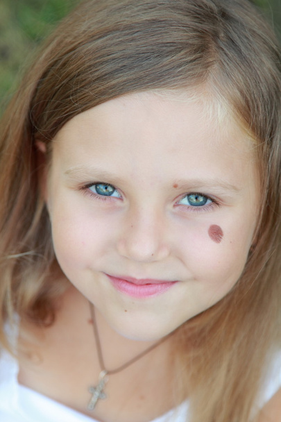 Little girl with blue eyes - Фото, зображення