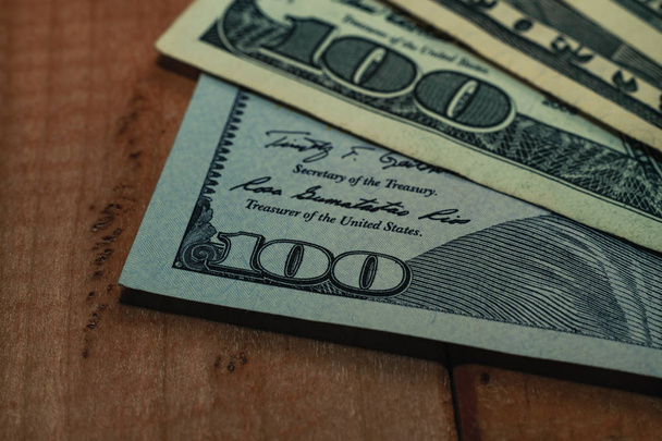 Close up Beautiful Dollars Background. Amerikan, Amerikan doları nakit para. Yüz Dolarlık Banknotlar. Makro görünümü. - Fotoğraf, Görsel