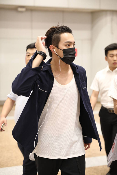 CHINESE XUKAI FASHION OUTFIT BEIJING AIRPORT - 写真・画像