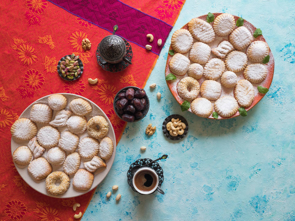 Arabische koekjes Maamoul. Ramadan snoep achtergrond. - Foto, afbeelding