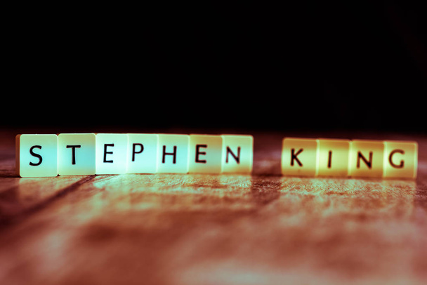 Stirling, Escocia - 15 de agosto de 2019: Stephen King palabra hecha de t
 - Foto, Imagen