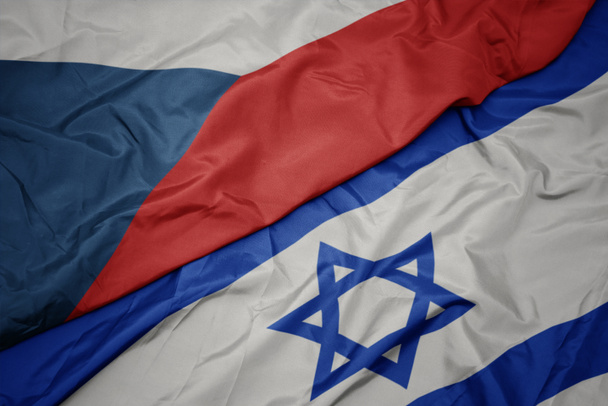 agitant le drapeau coloré d'Israël et le drapeau national de la République tchèque
. - Photo, image