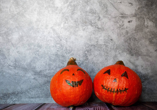 Abóbora de Halloween com moldura rostos engraçados, espaço de cópia
. - Foto, Imagem