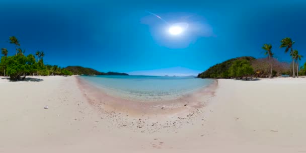 Seascape z tropikalnej plaży i morza. 360 Panorama panoramy - Materiał filmowy, wideo
