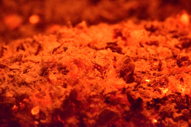 Hot coals in the stove - Foto, imagen
