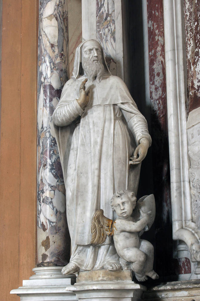 San Antonio Magno estatua en el altar de San Francisco de Asís en la iglesia de San Juan Bautista en Zagreb, Croacia
 - Foto, Imagen