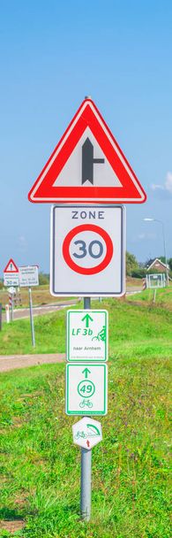Кілька голландських дорожніх трафіку знак - Фото, зображення