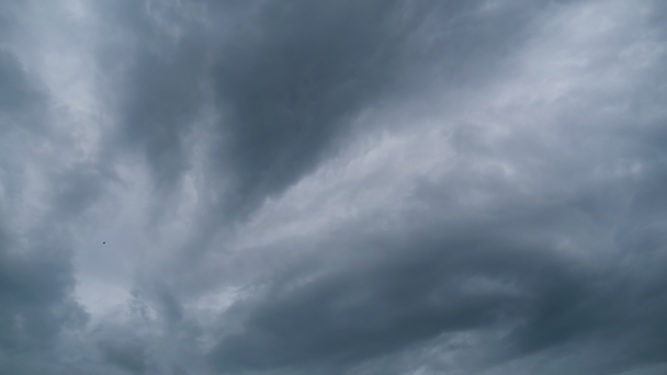 嵐の雲が空を動き、タイムラプス. - 映像、動画