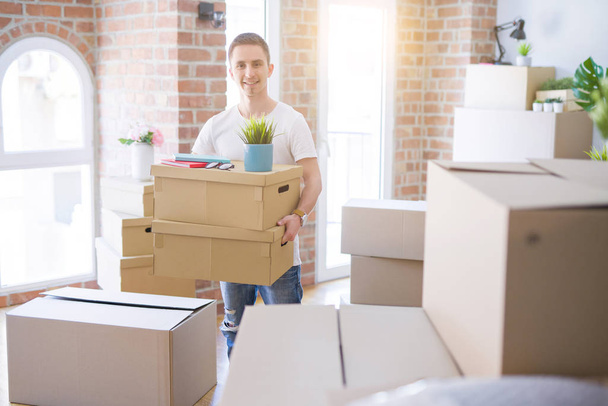 man moving to new apartment - Photo, Image