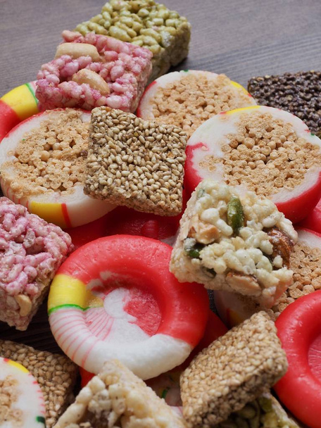 Bonbons et biscuits traditionnels coréens, gangjeong, bonbons
 - Photo, image