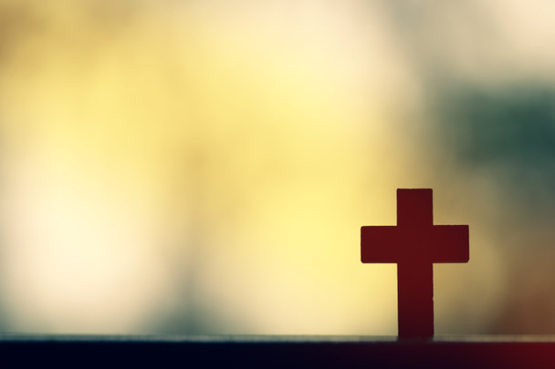 Ξύλο Χριστός σταυρός για χριστιανική πίστη. Ο Ιησούς πέθανε από κρεμάλα στο σταυρό του Χριστού. Ζωή και ελπίδα για τον Χριστό. - Φωτογραφία, εικόνα