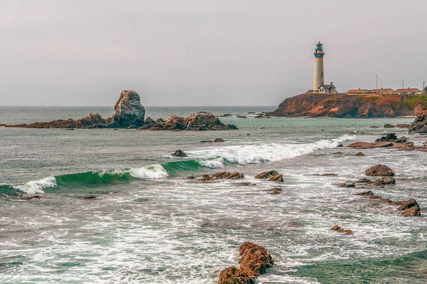 Gołąb punkt latarnia morska w Pescadero. California. USA - Zdjęcie, obraz