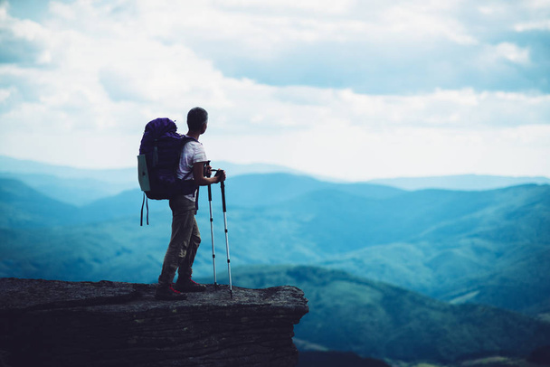 dağ sırt çantası ile seyahat - Fotoğraf, Görsel