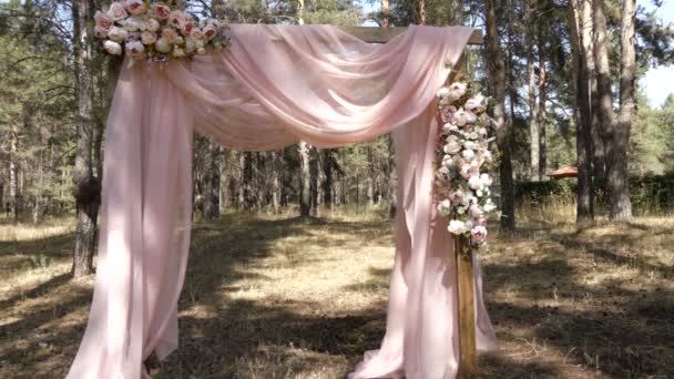 Svatební oblouk v lese - Záběry, video