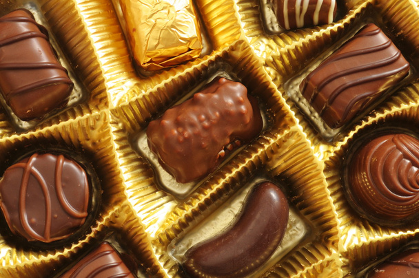 шоколадные трюфели в коробке - Фото, изображение