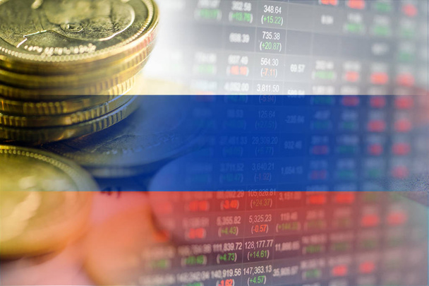 Inwestycje giełdowe obrotu finansowego, monety i bandery Rosji lub Forex do analizy tendencji biznesowych finansów zysku tło danych. - Zdjęcie, obraz
