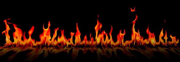 Brand vlammen op abstracte kunst zwarte achtergrond, - Foto, afbeelding
