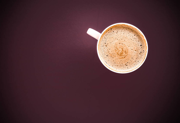 Καφές το πρωί, επίπεδη φόντο με χώρο αντιγραφής - Φωτογραφία, εικόνα