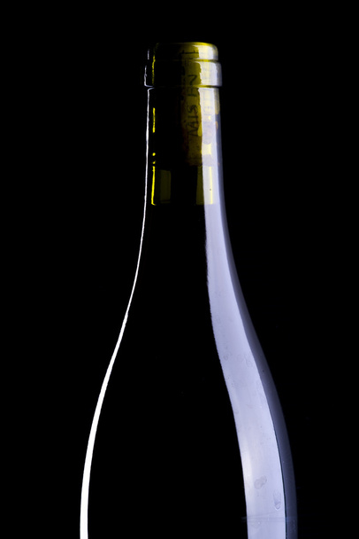 Bottle of red wine - Fotoğraf, Görsel