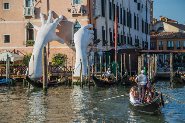 Uitzicht op straten en grachten in Venetië Italië - Foto, afbeelding