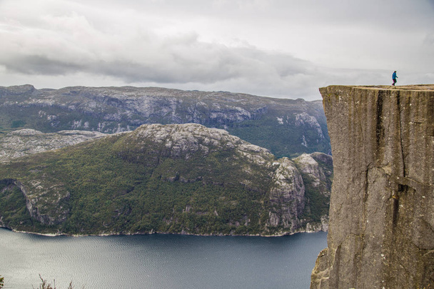 Vue sur le rocher de la chaire à Stavenger en Norvège
 - Photo, image