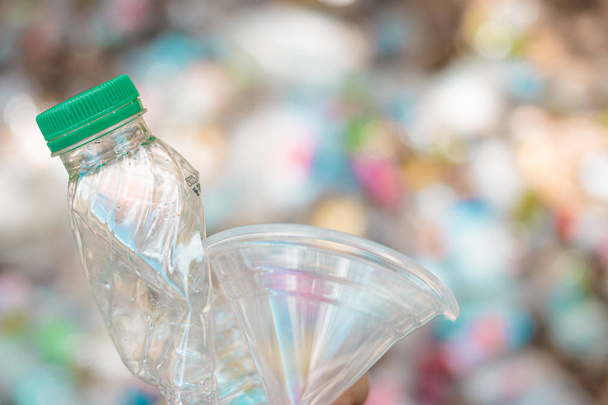 Переработанный пластик для повторного использования концепции рециклинга
. - Фото, изображение