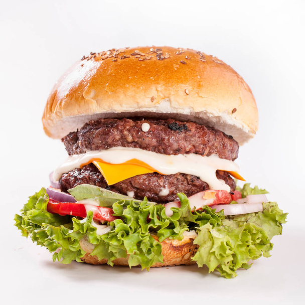 amerykański podwójny Hamburger z serem z sosie - Zdjęcie, obraz