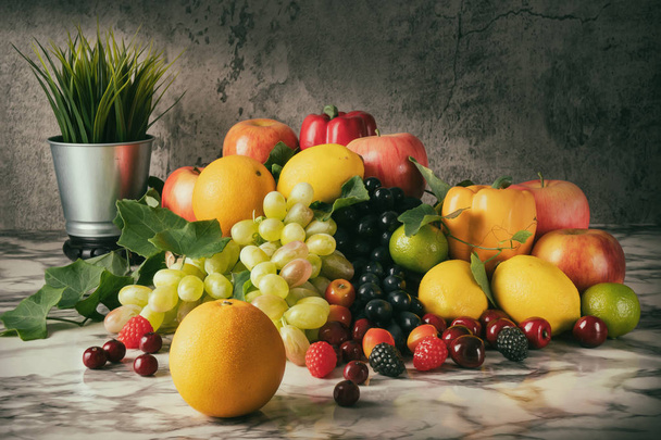 Still life of variery of fruits, oranges, grapes, strawberry, ap - Foto, imagen