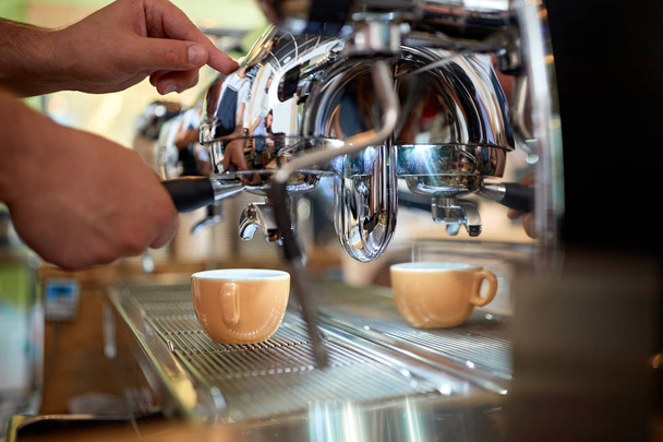 making coffee on coffee maker machine - Фото, изображение