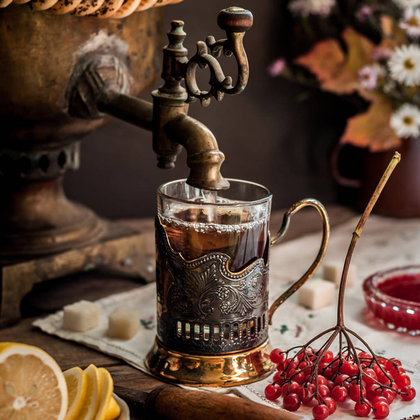 Tea from Samovar - Zdjęcie, obraz
