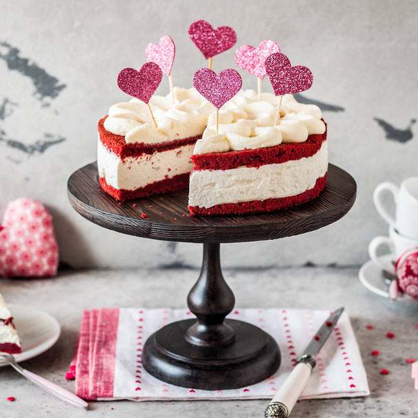 Sliced Red Velvet Cheesecake - Foto, Imagen