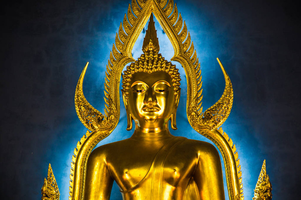 タイのバンコクの日の出の大理石の寺院 - 写真・画像