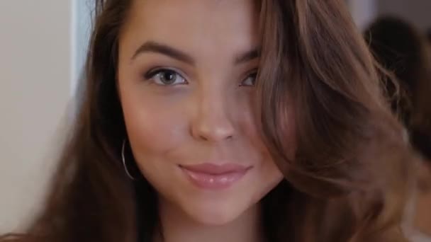 Portrait of a girl with makeup - Video, Çekim