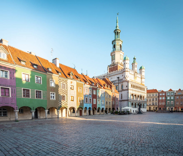 Poznan.  Old Town.  Historic tenements and the town hall - Photo, Image