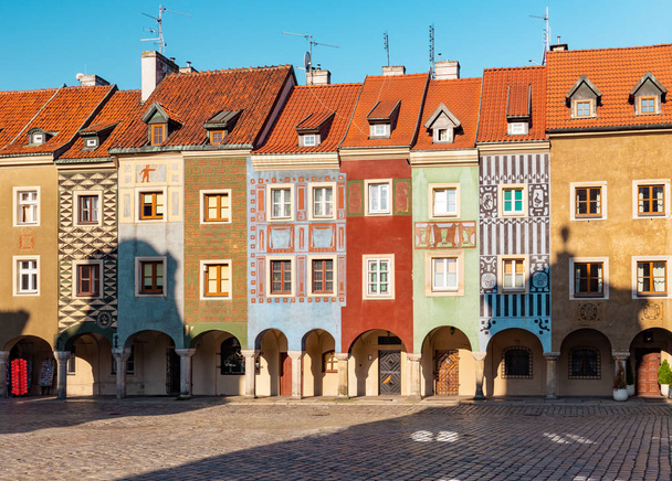 Poznan.  Colorful traditional tenements in the old town - Fotografie, Obrázek