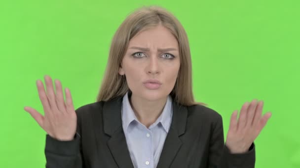 Frustrovaná obchodní žena argument proti Chromovu klíči - Záběry, video