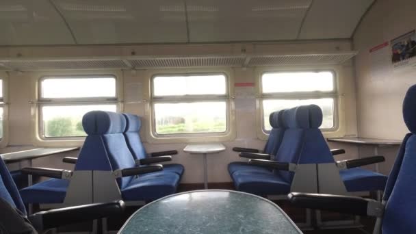 電車の中の空席、動いている列車. - 映像、動画