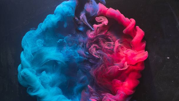 mürekkep su patlama uyum dengesi mavi pembe - Fotoğraf, Görsel
