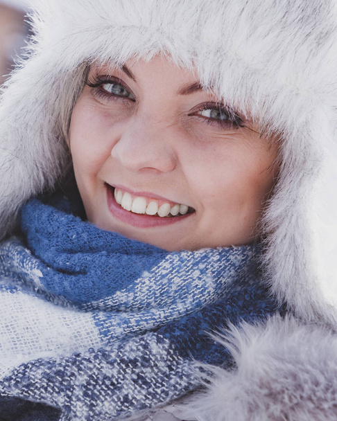 Female wearing warm outfit during winter - Fotoğraf, Görsel