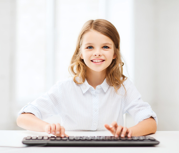 Student girl with keyboard - Foto, Imagem
