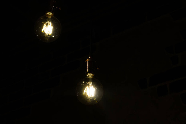Желтые лампочки в стиле ретро
 - Фото, изображение