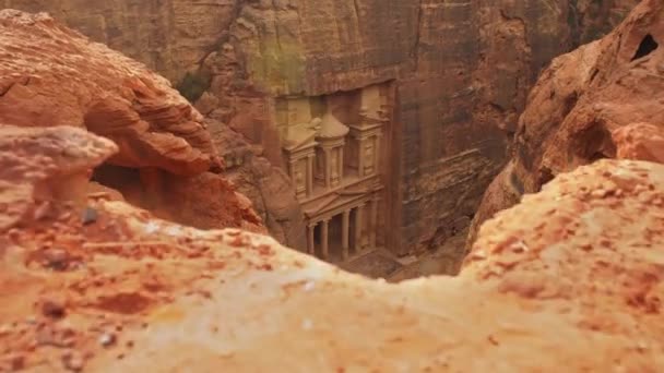 Petra Ürdün Al Khazneh Üst görünümü - hazine, Petra antik kenti, antik Petra Helenistik dönemin Nabatean kaya kesilmiş tapınak, başlangıçta Raqmu olarak Nabataeans bilinen - tarihi şehir - Video, Çekim
