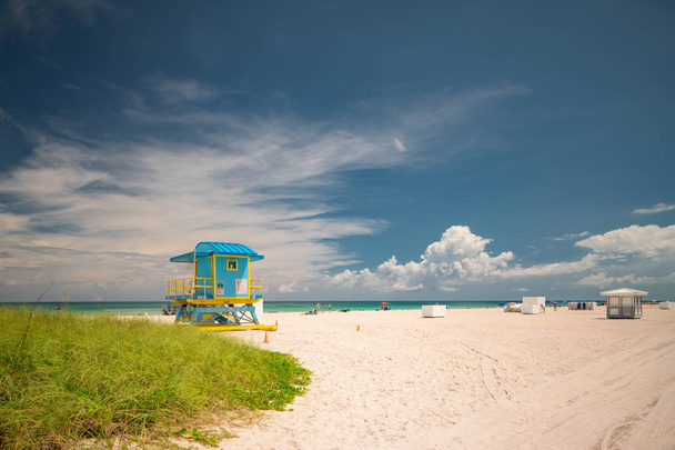 Miami Beach ratownik wieża na piasku - Zdjęcie, obraz