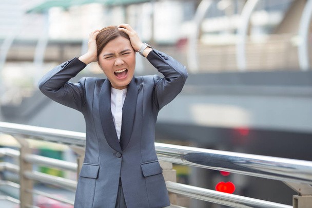 Žena se cítí naštvaná z práce - Fotografie, Obrázek